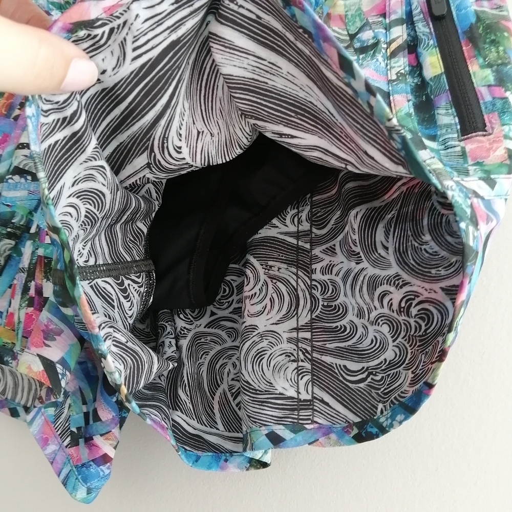 Lululemon Tracker Shorts Special Edition Seawheeze 4" Inseam Pink Blue Rare 6 - Picture 7 of 13